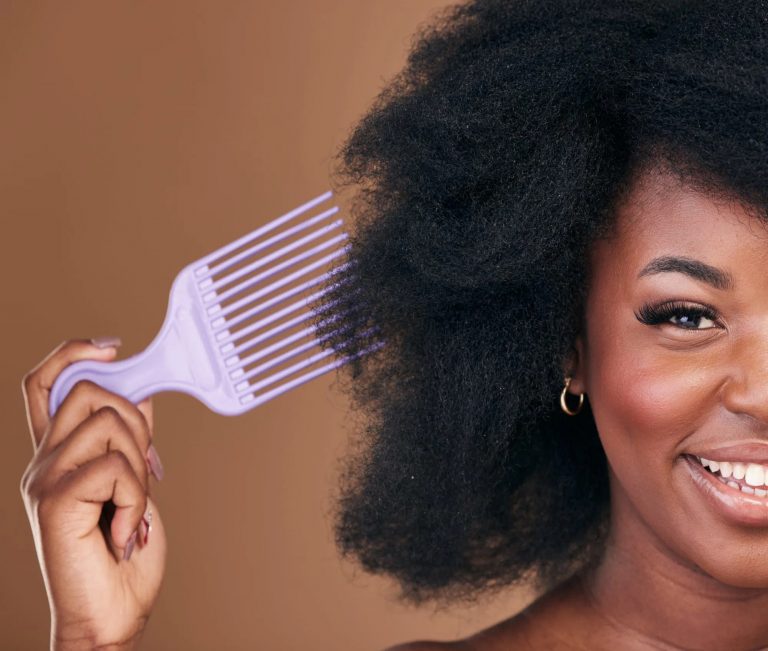 Le mouvement Nappy : une révolution capillaire au cœur de l’identité